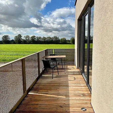 Tenner Apartment *