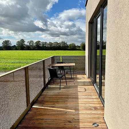 Tenner Apartment *